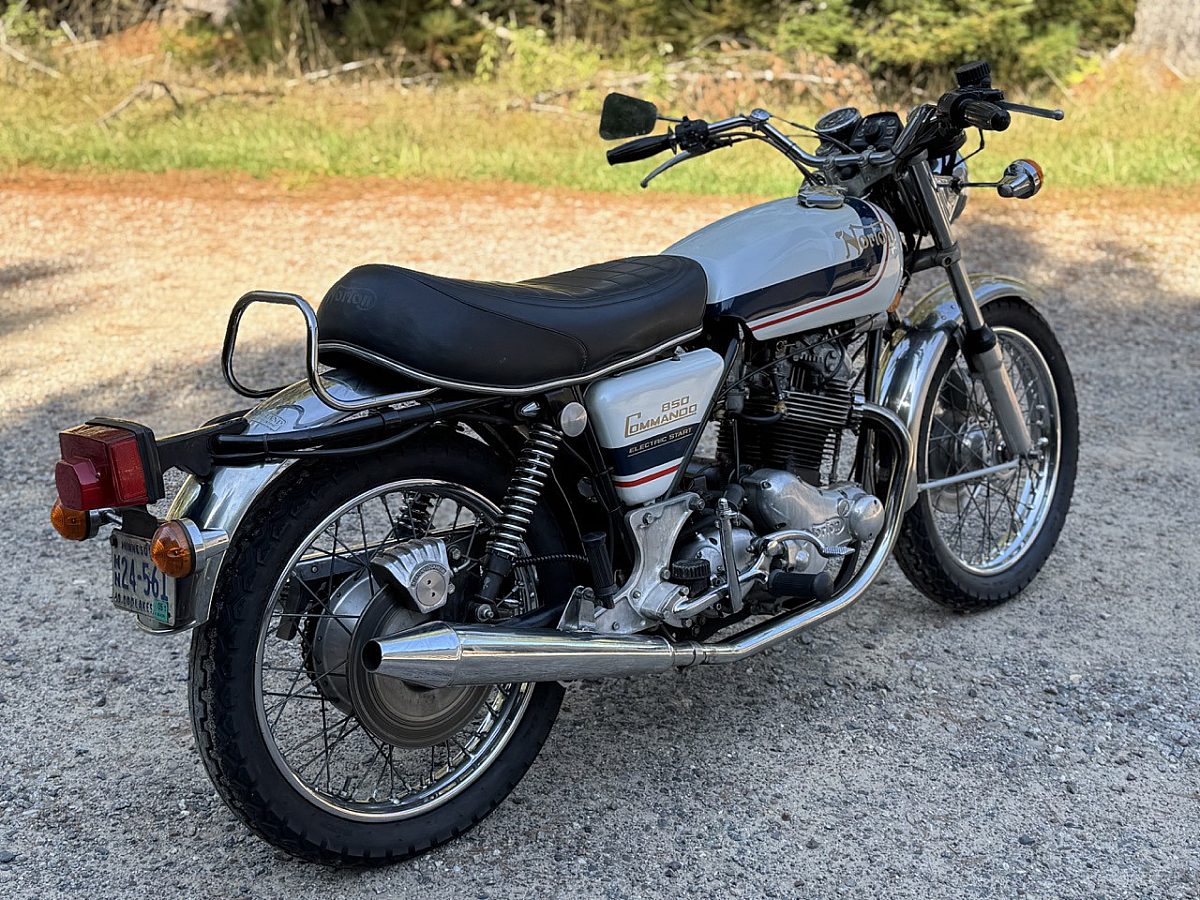 1975 Norton Commando 850